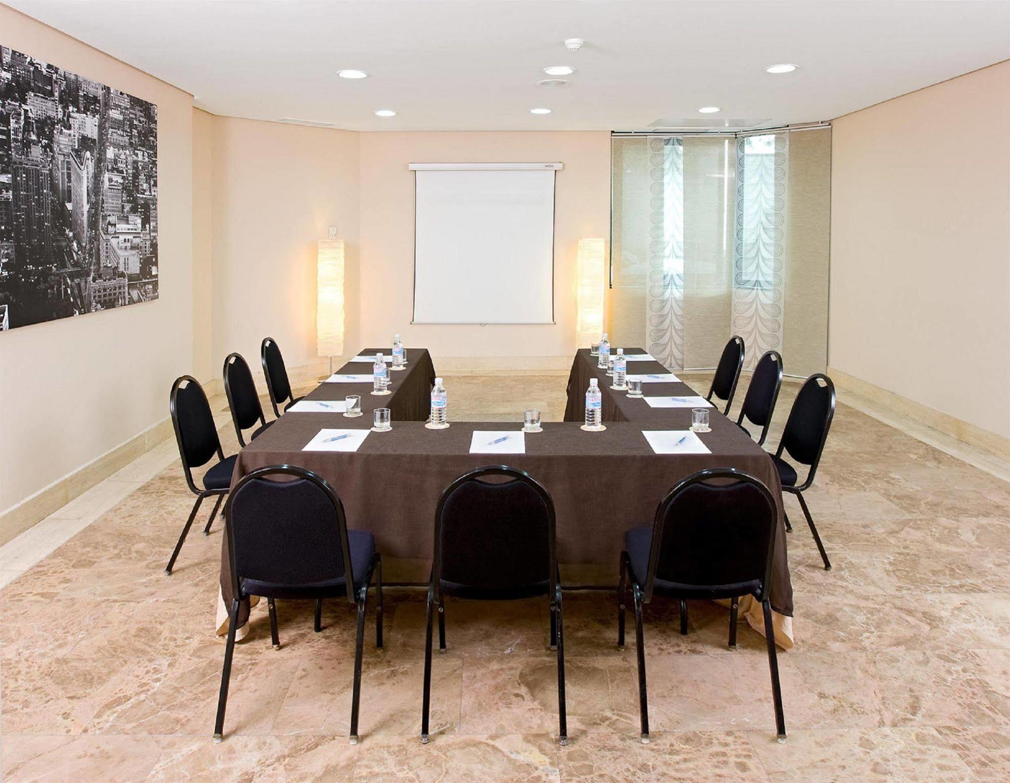 Apartamentos Th Las Rozas Udogodnienia zdjęcie
