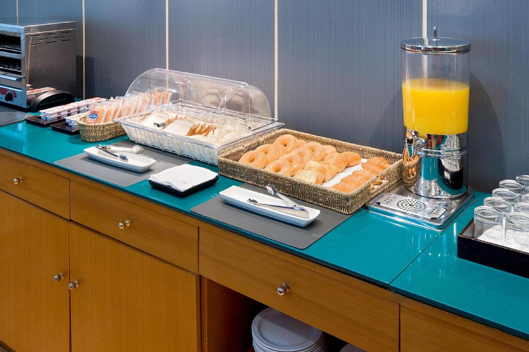 Apartamentos Th Las Rozas Zewnętrze zdjęcie